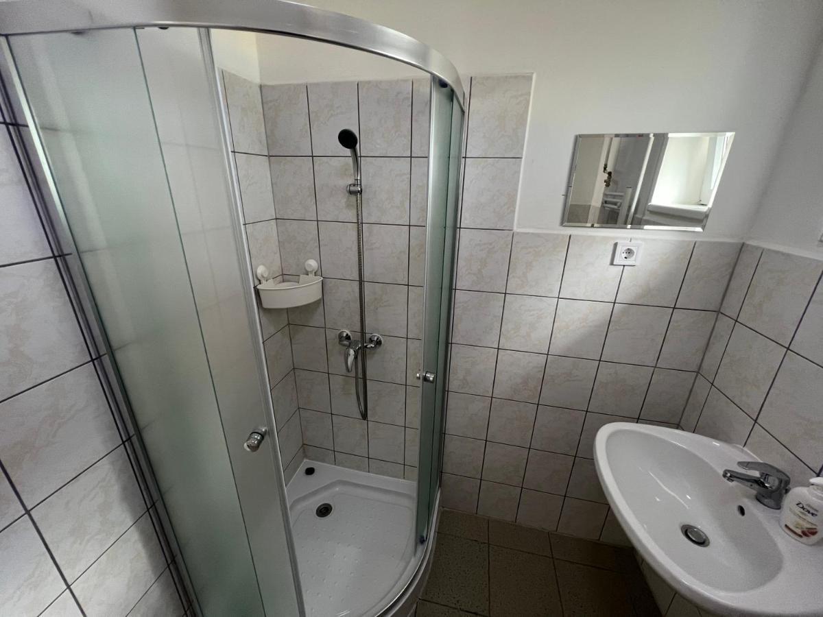 Jo Minosegu Lakasok Kivalo Kozlekedes Mellett Apartment Budapest Exterior photo