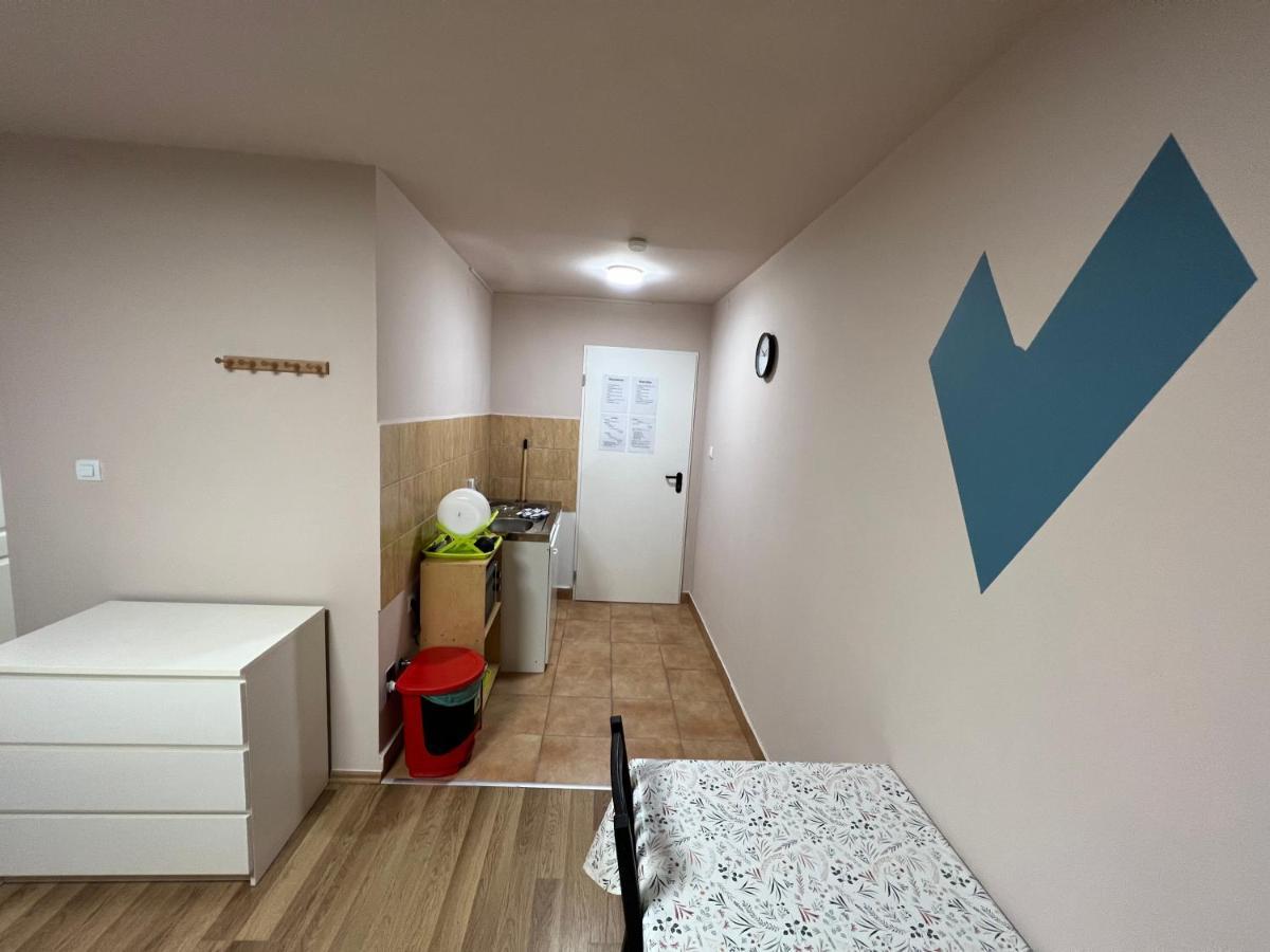 Jo Minosegu Lakasok Kivalo Kozlekedes Mellett Apartment Budapest Exterior photo